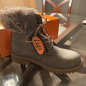 NEW Lugz Brand charcoal grey boots with fur accents!